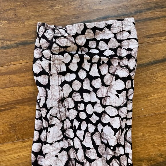 Fahari Bazaar batik pants in white and brown - Picture 6 of 10